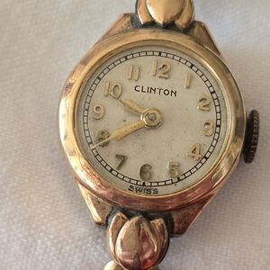 Vtg. CLINTON Ladies Wristwatch Goldtone And Silvertone Expansion Band